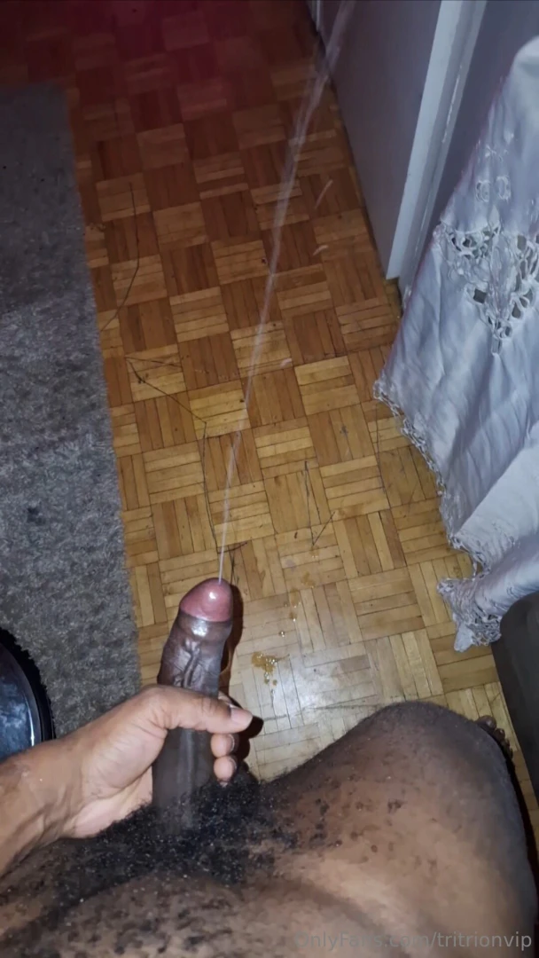 Nut so big it went off the screen 