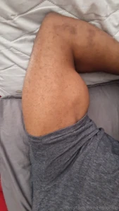 Who into armpit worship dm me rn for a custom video