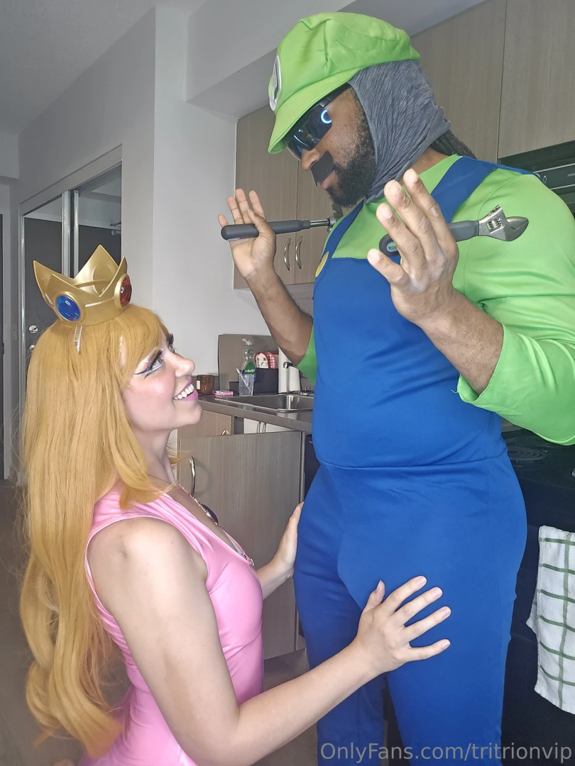 Fix my pipes w roseiquartzofficial princess peach gets luigi to fix 