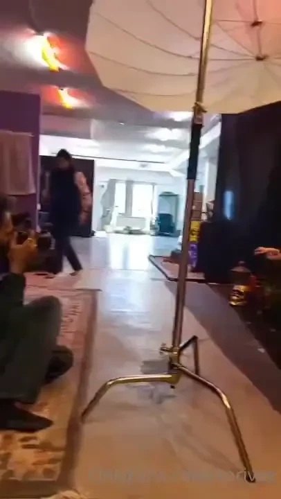 Mirror selfies and a lil bts from my shoot today very excited to share part 2 