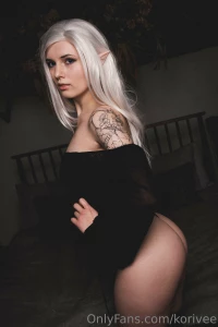Obsessed with how good this maeryll set came out i should cosplay more
