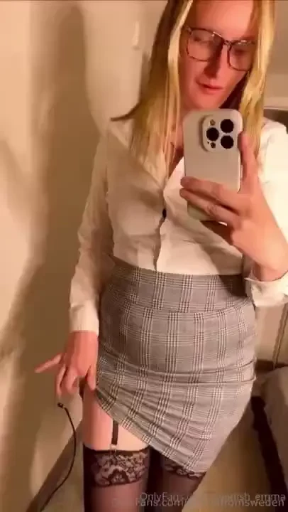 Office crush am i your secret office crush i hid something underneath part 1 