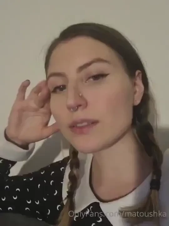 Mood right now is premi re vid o en fran ais second video in english 