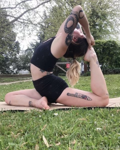 Some yoga pics i don t feel comfortable with my body when i m doing