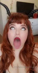 Happy sunday from your favorite goth gf more suck-ubus selfies swipe part 3