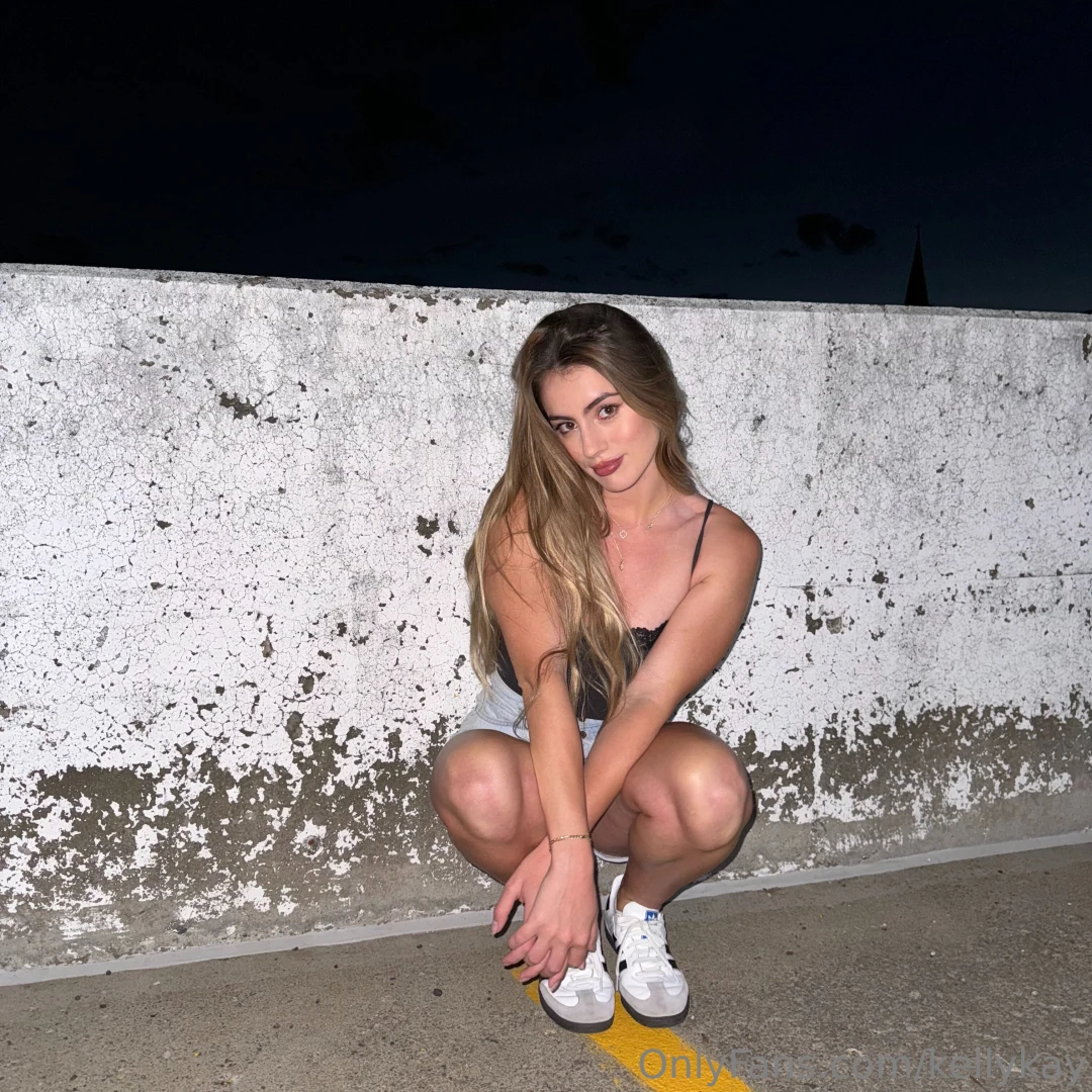 Hey remember my friend glitteratiii from earlier well i forgot to 