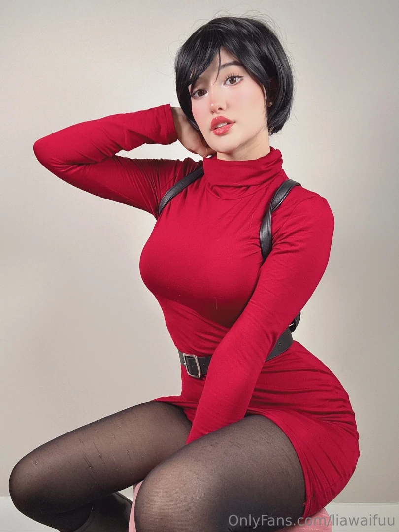 I need a leon to match my ada cosplay lol 