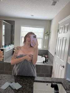 Wanna see whats under my towel