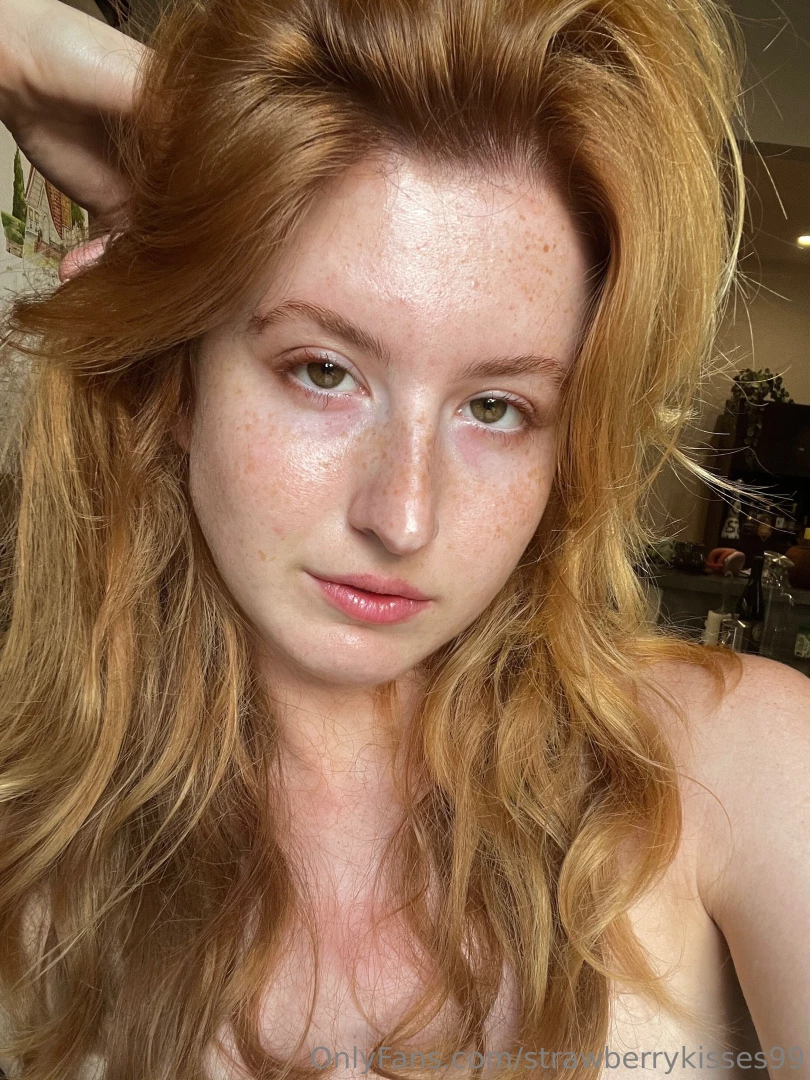 Guess what i m wearing lol 