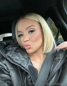 Sending a kiss thru the phone