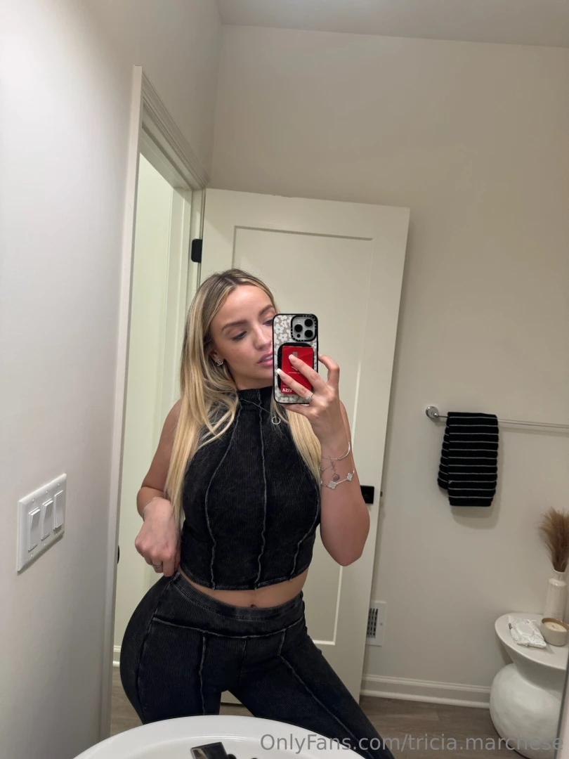 Dm me if you like what you see part 3 