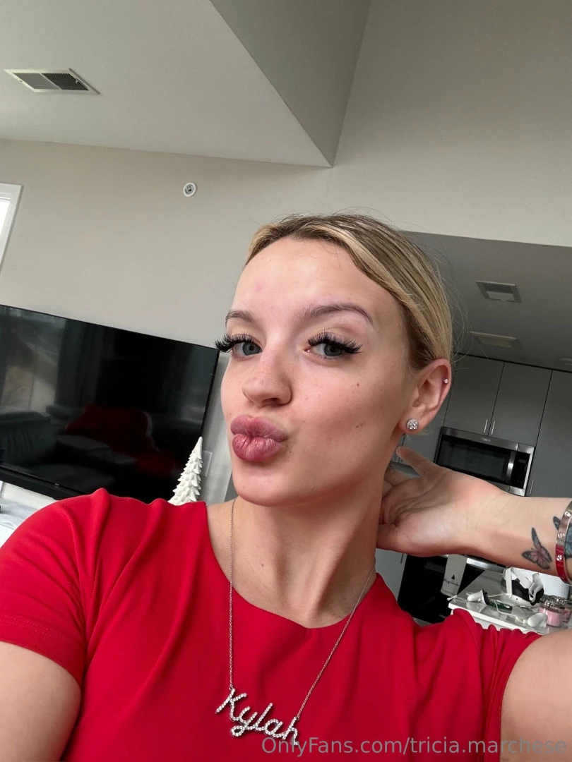 Lemme kiss you goodnight 