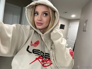 This head is full of naughty thoughts