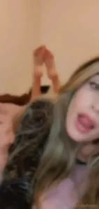 Nuovo video bellissimo 5 min joy piedi simulazione fjob piedi e viso