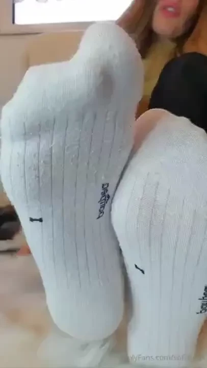 Feet joy e simulazione fjob ti seduco coi miei piedini dopo che mi 