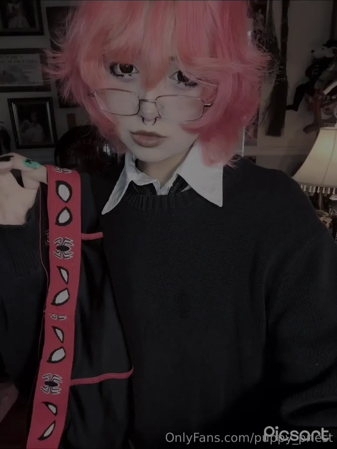 Dumb college student can t wait to get home to pleasure themselves gt 