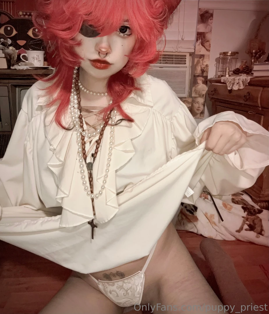 Femboy foxy cosplay arrrrr i bet i can find a good use for that peg 
