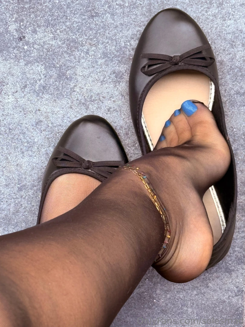 Happy monday a little public tease 