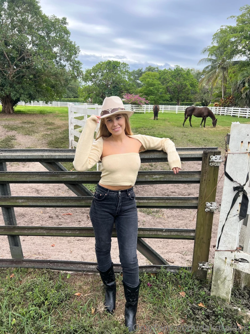 Ready to ride daddy hit me in the dms 