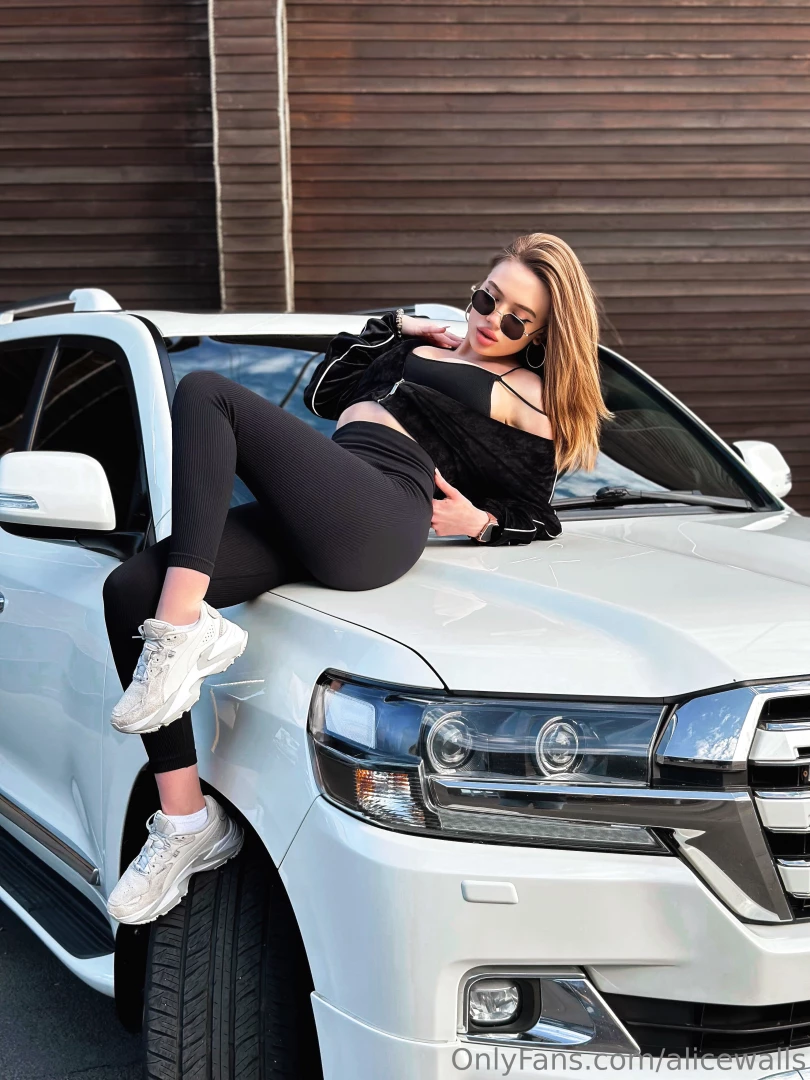 Car photo shoot is a fascinating and stylish way to capture moments 