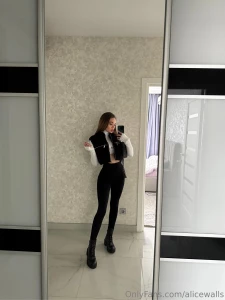 A stylish image for a walk is not just a set of clothes but a way to