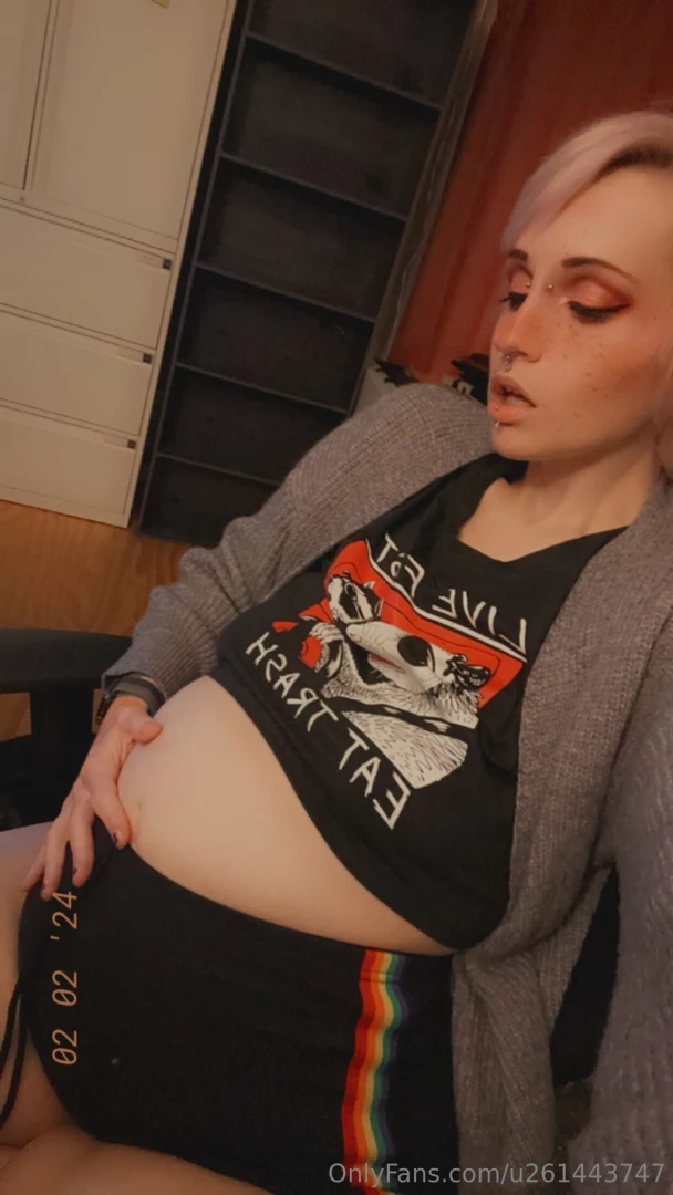 Bloatedbellybabe 