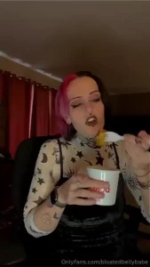 20 minutes of stuffing my face in bliss this morning sponsor wanted