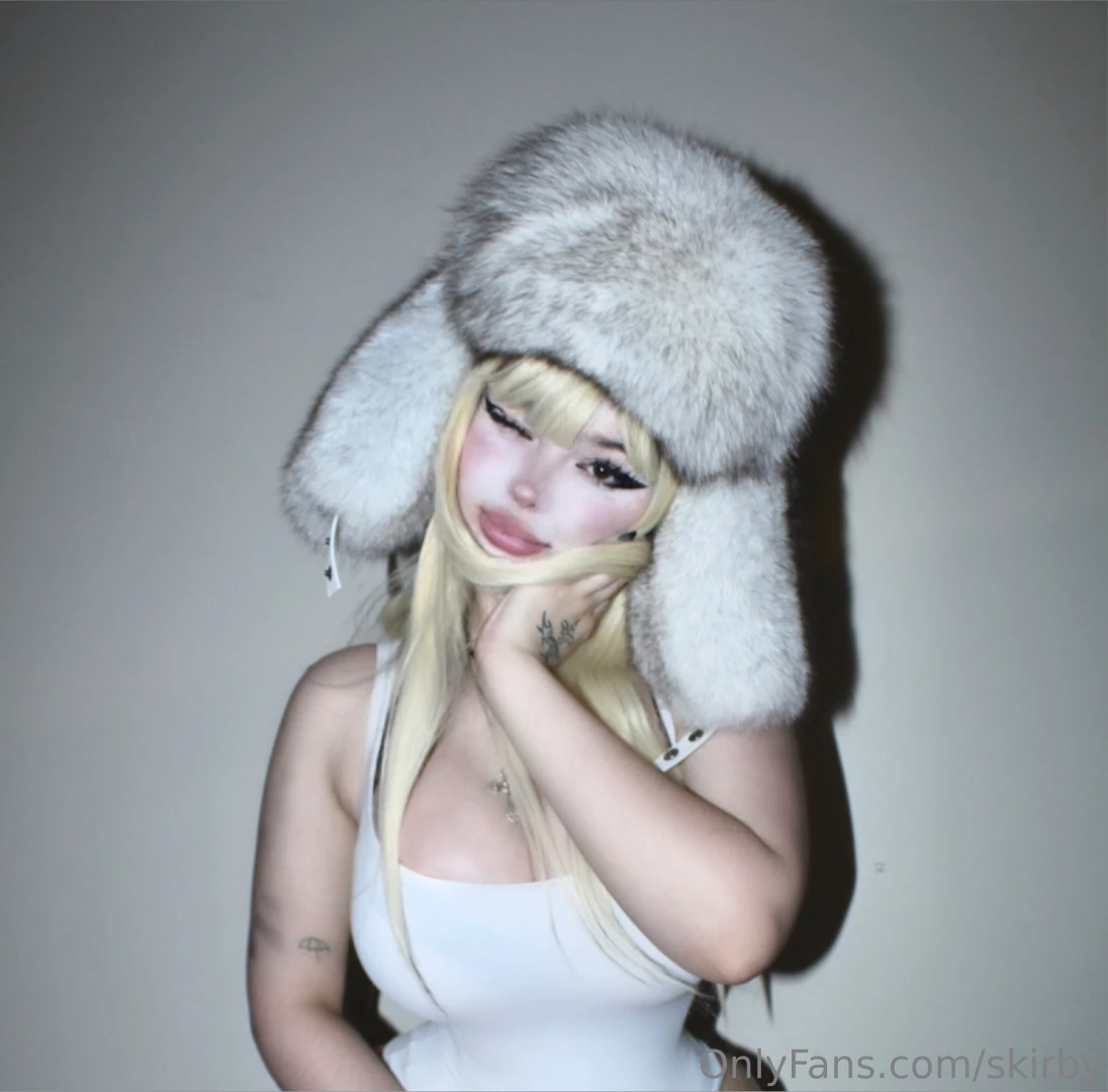 Chat am i cute these will go on posters who will buy some 