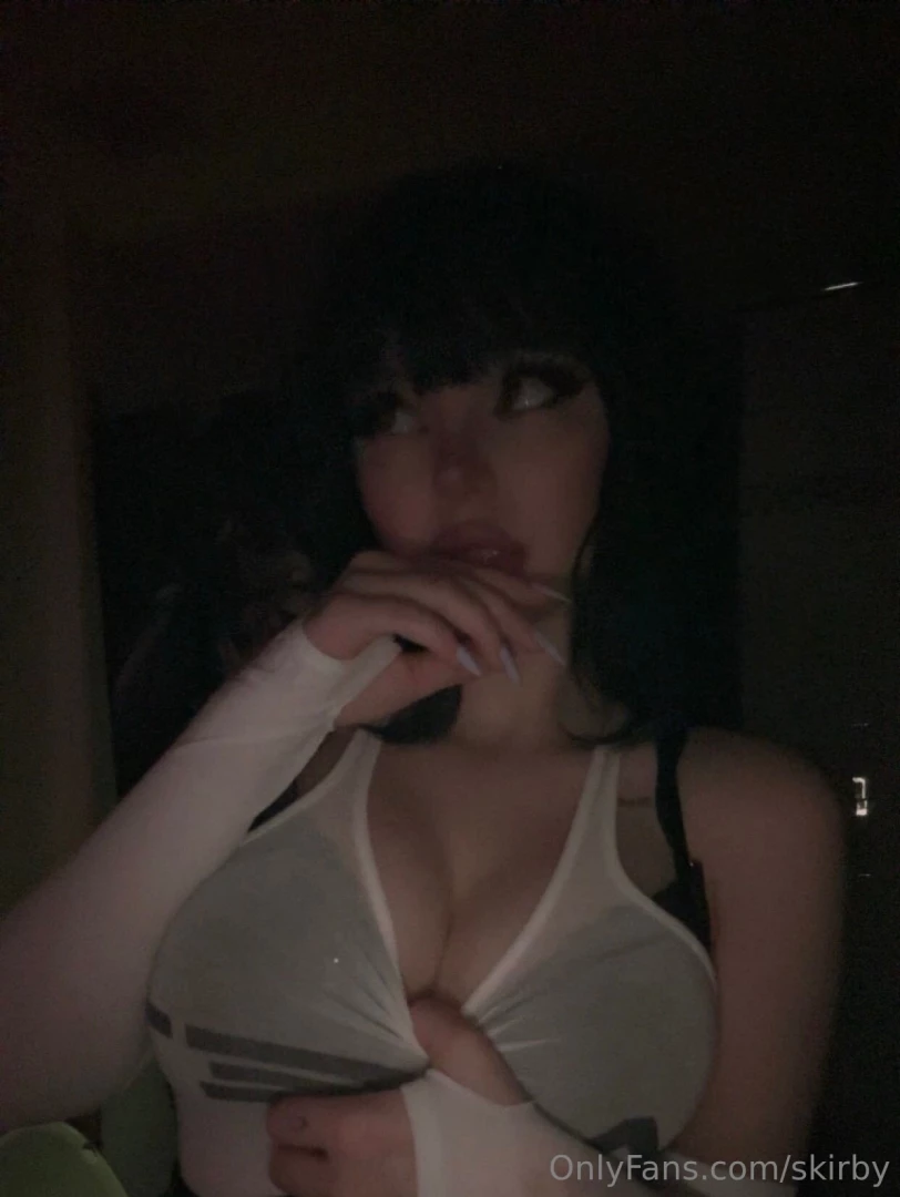 Do u think knuckles is a top or bottom asking for a friend 