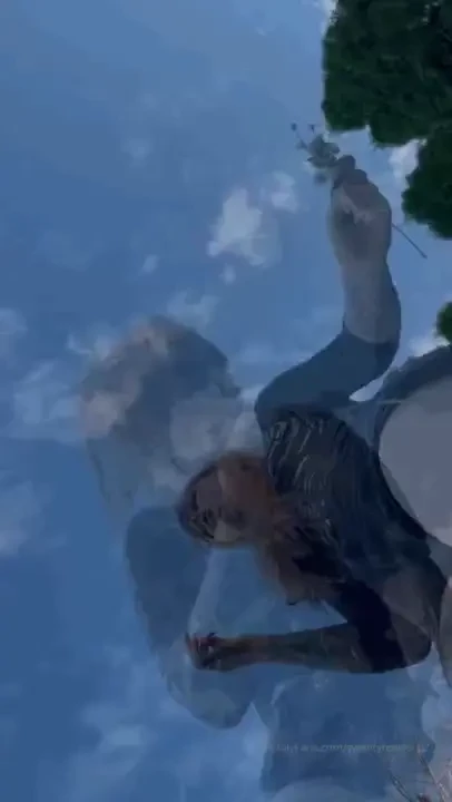 Giantess pov this giantess found you in the grass almost crushed you 