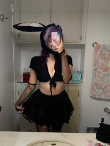 Tip meeeee for being the cutest bunny who wants to see some xxx