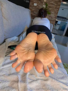 My main is back and i m posting a new footjob video go to