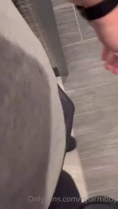 Couldn t help playing with myself when i was this horny at the gym i part 3 