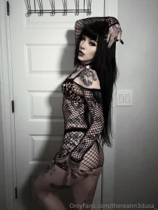 Raise ur hand if u want a goth gf part 2