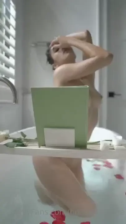 Bath time tip amp comment down below if you want the full vid 