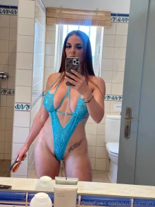 Me desvistes o me follas poniendolo de ladito do you undress me or