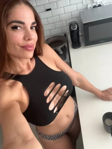 Tengo ganas de lechita pero no hay en mi cocina me ayudas i run out of