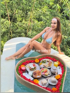 Shall we have breakfast together desayunamos juntos