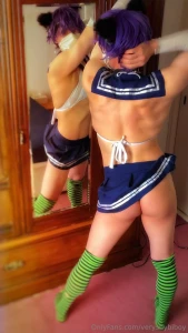 I like mirrors they are fun play mates