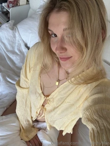 Should i stay curled up or let you in part 1