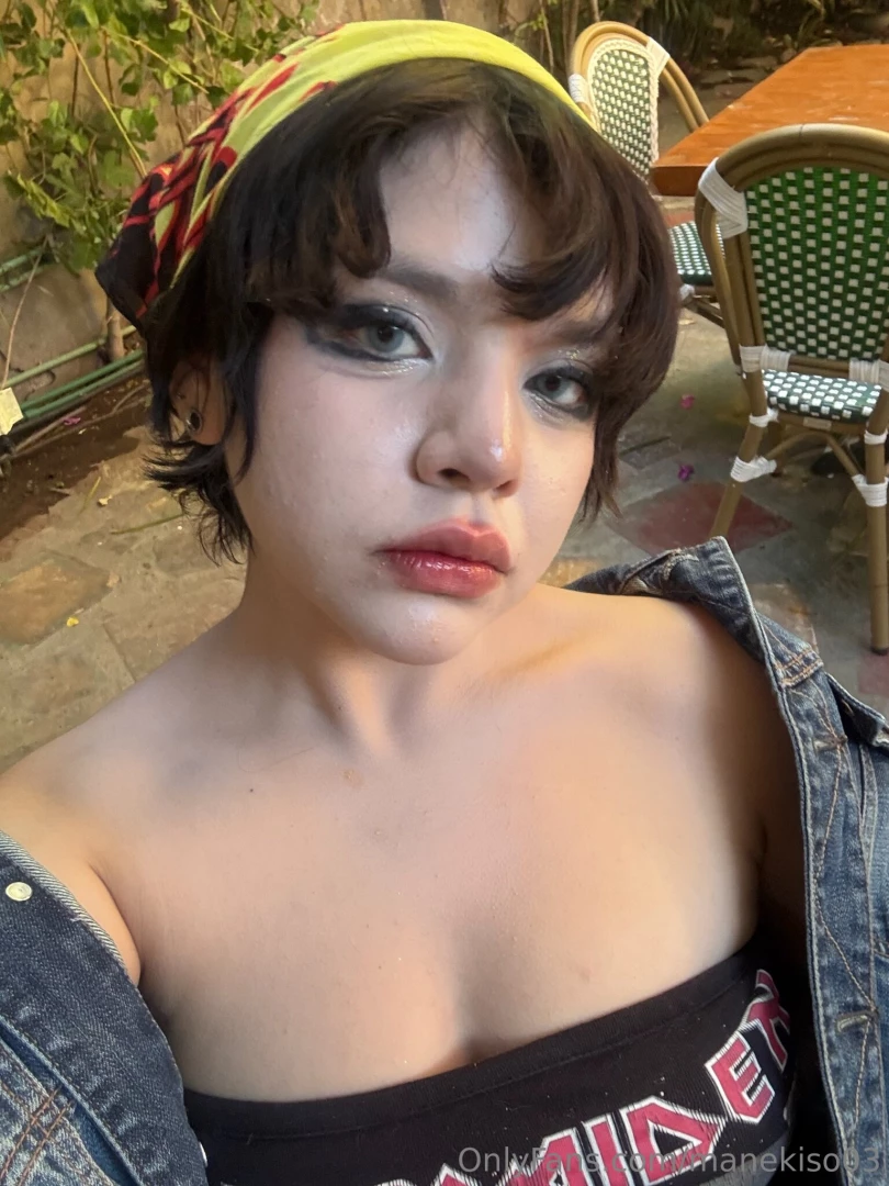 Wanna hear a secret i ve been horny all day long 