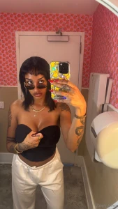 Thursday rule if you stare longer than 3 seconds you owe me a dm