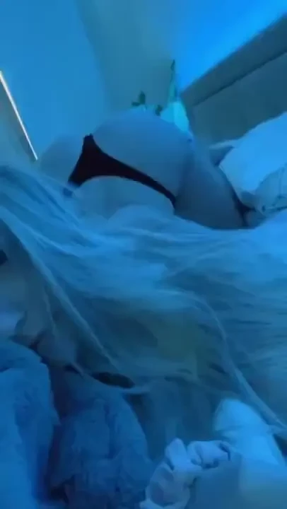 Who wants a pov of this from the back without the underwear message 