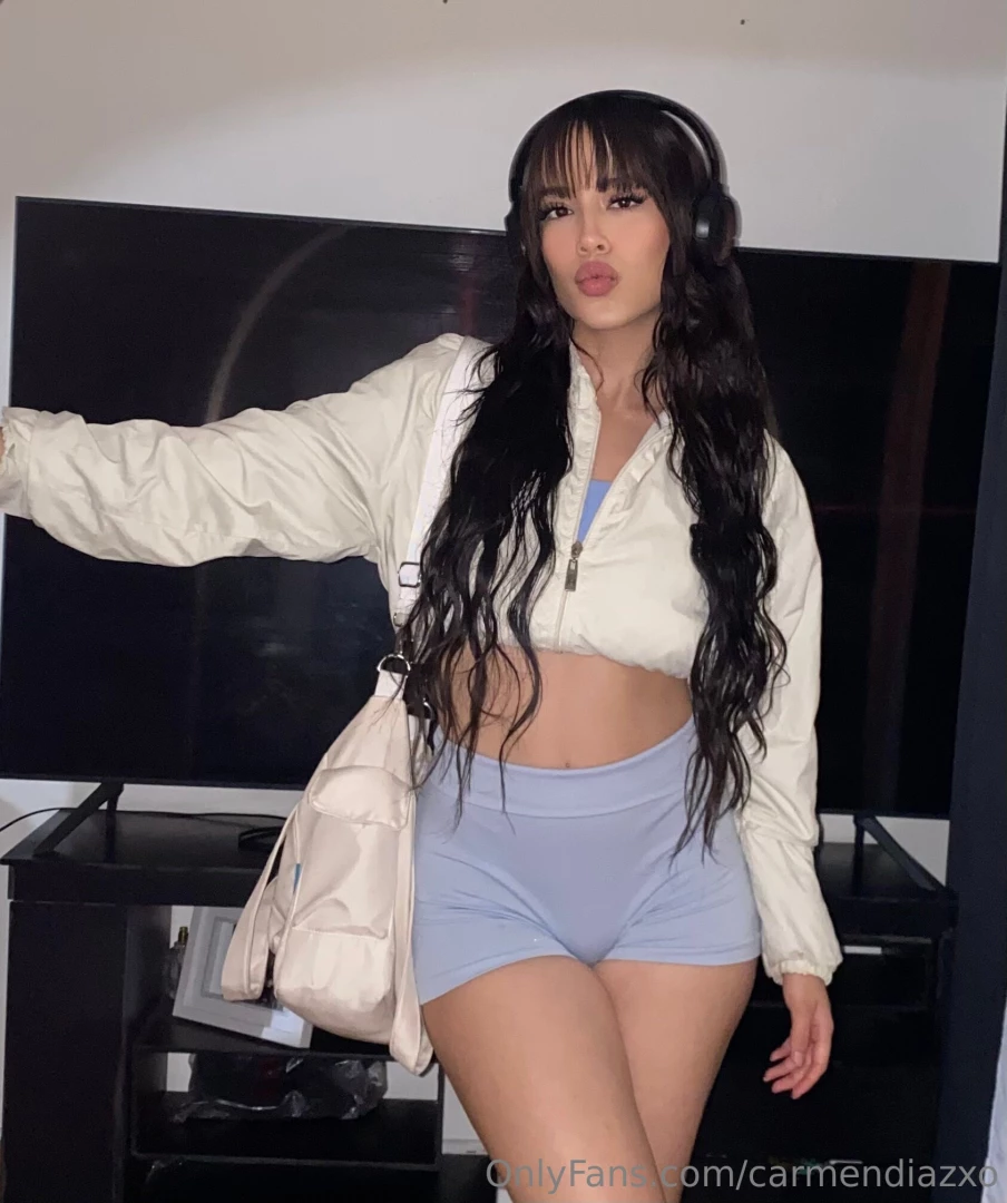 You just entered my inner circle let s get closer 