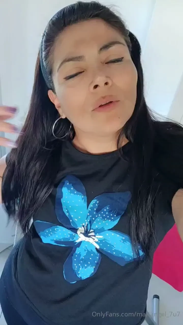 I want to fill you with kisses love 