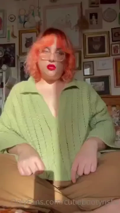 I just want some attention you gonna give it to me 