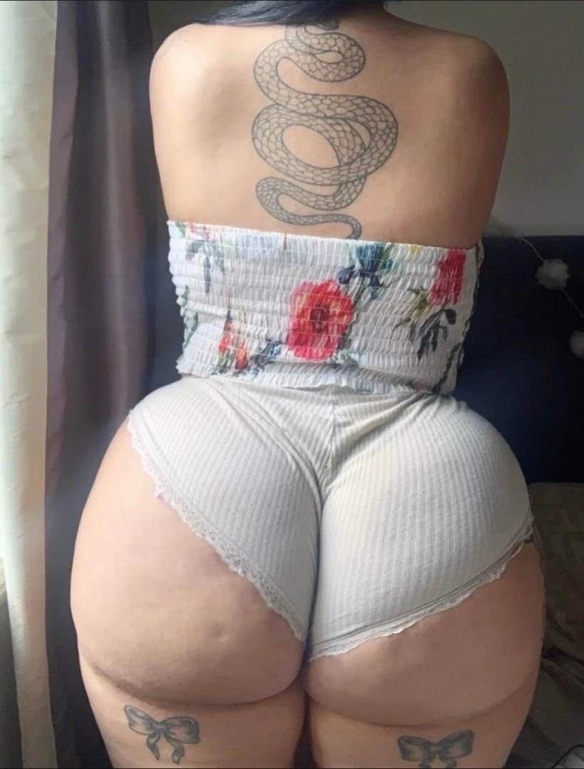 A rare sighting of my back tattoo lol 