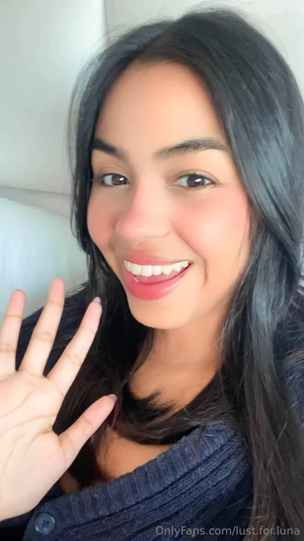 Hi wanna get a personalized greeting from me dm me babe 