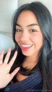 Hi wanna get a personalized greeting from me dm me babe