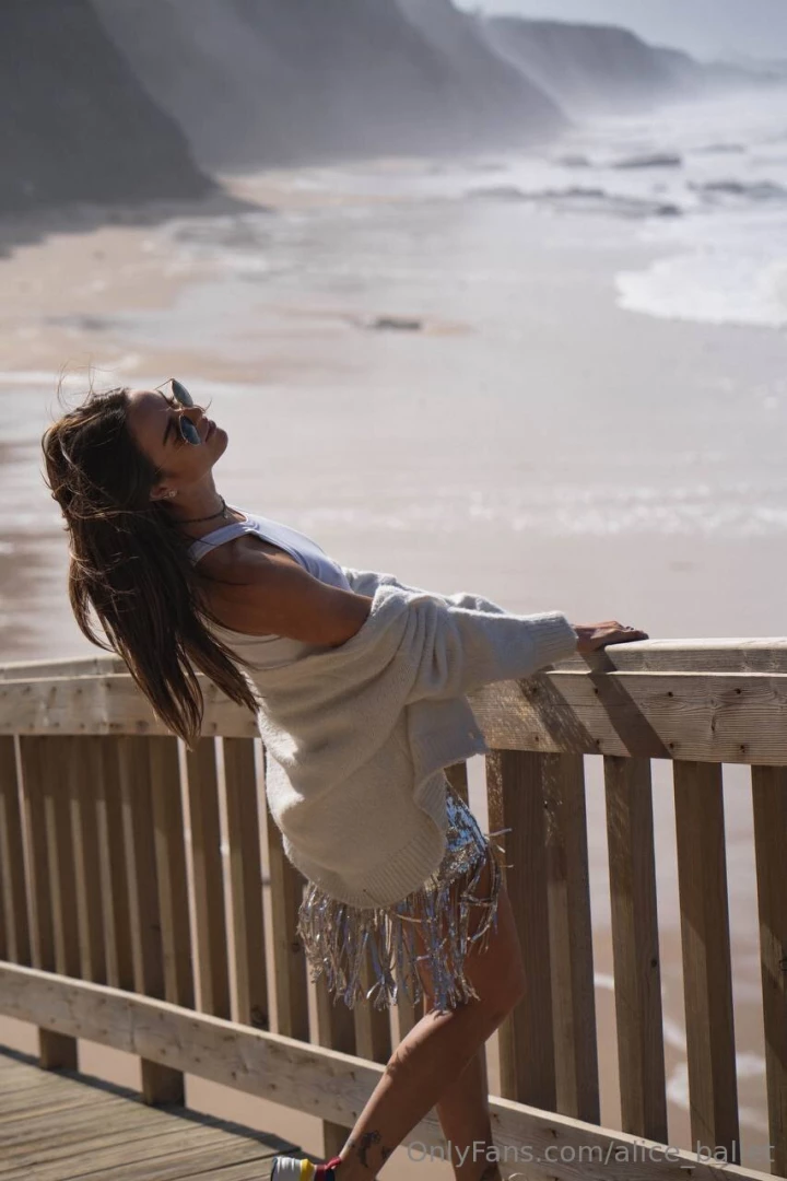 Me the sun the sea and where are you 